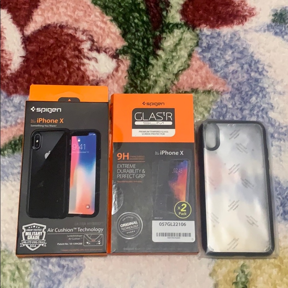 Spigen IPhone X cover and Screen Protector